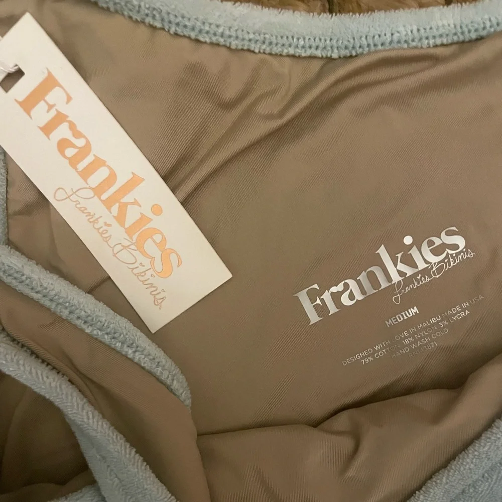 FRANKIES BIKINIS ❤️‍🔥 TERRY CLOTH BARB ONE SHOULDER BIKINI TOP NWT SIZE MEDIUM